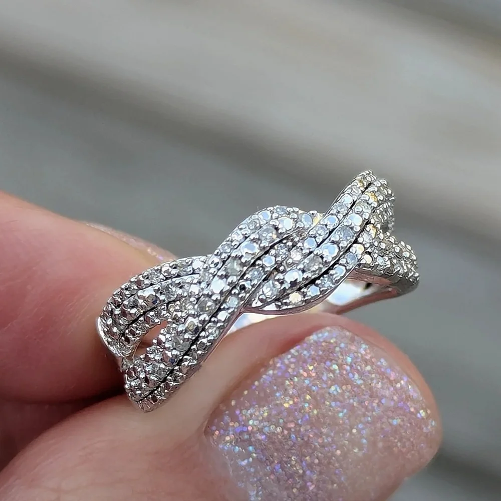 Sterling Silver 925 Twist Ring Band With Diamond Chips Size 5 - Picture 1 of 7